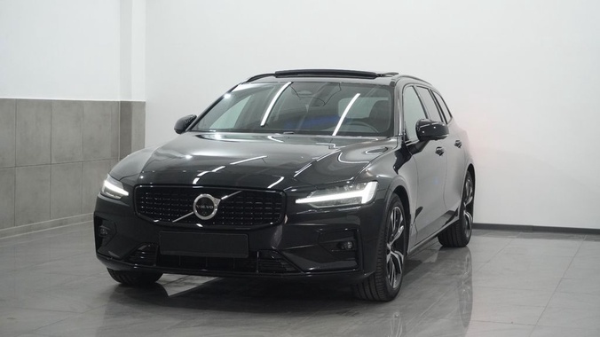 Volvo V60 2025