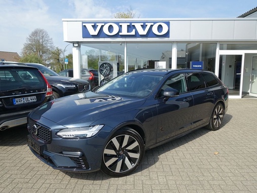 Volvo V90 2025