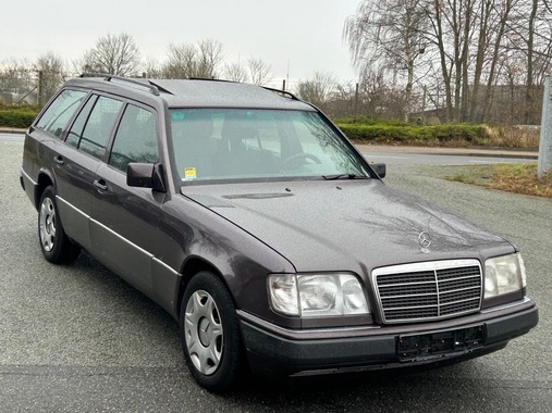Mercedes-Benz 200 1993
