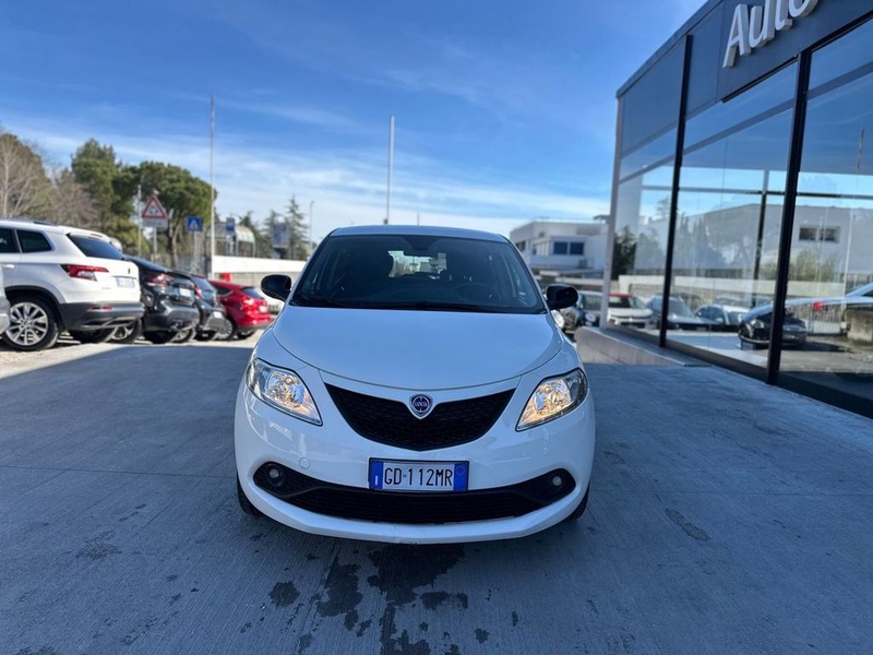 Lancia Ypsilon