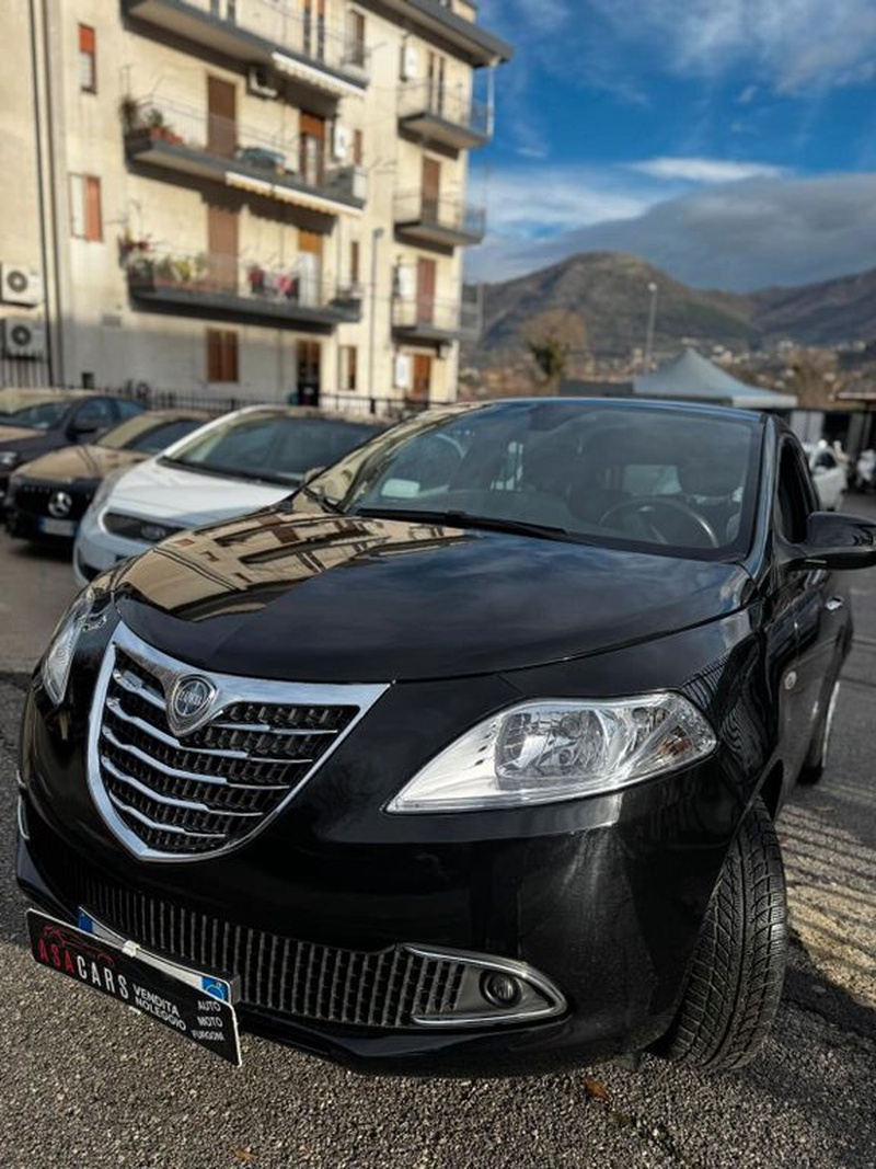 Lancia Ypsilon