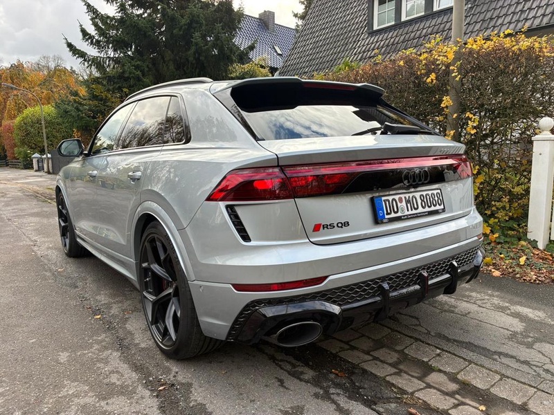 Audi RSQ8
