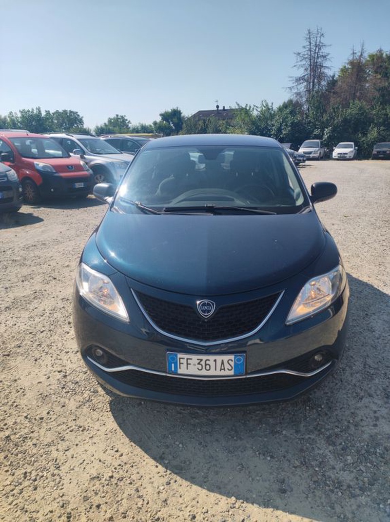 Lancia Ypsilon