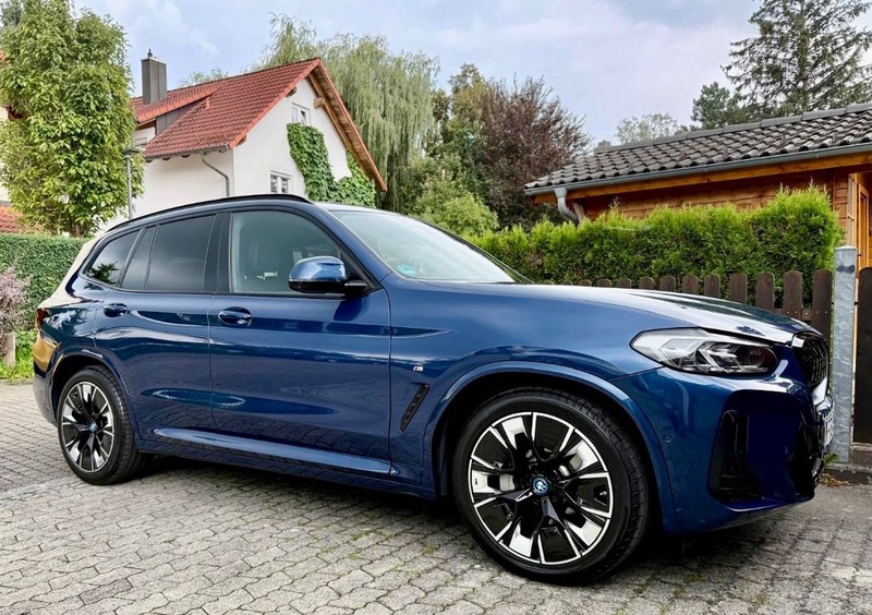 BMW iX3