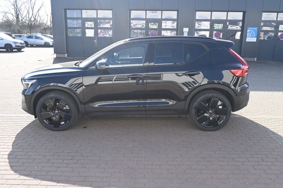 Volvo XC40 2025