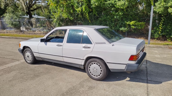 Mercedes-Benz 190 1987