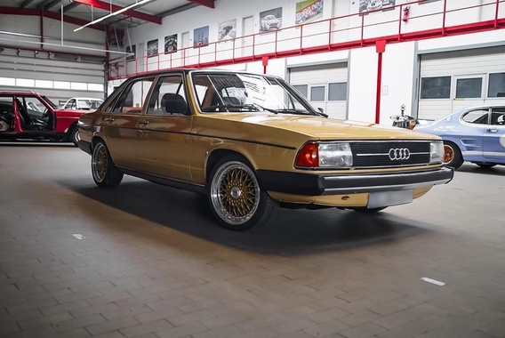Audi 100 1977