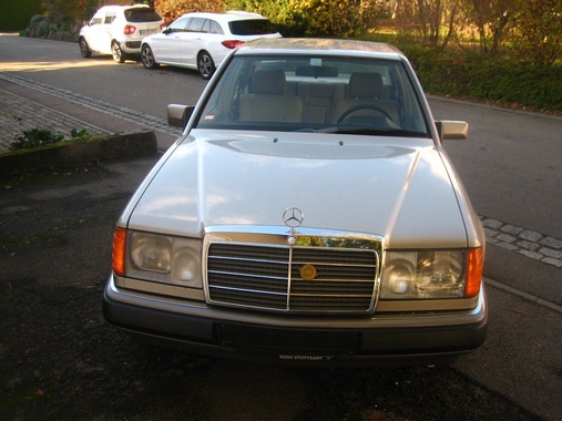Mercedes-Benz 260 1990