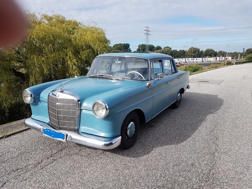Mercedes-Benz 200 1967
