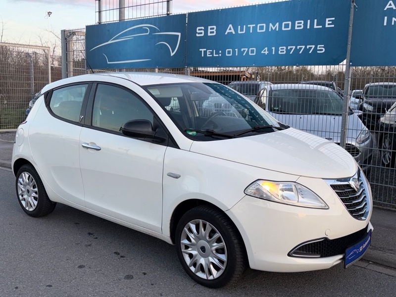 Lancia Ypsilon