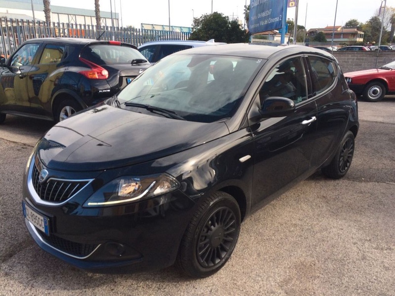 Lancia Ypsilon