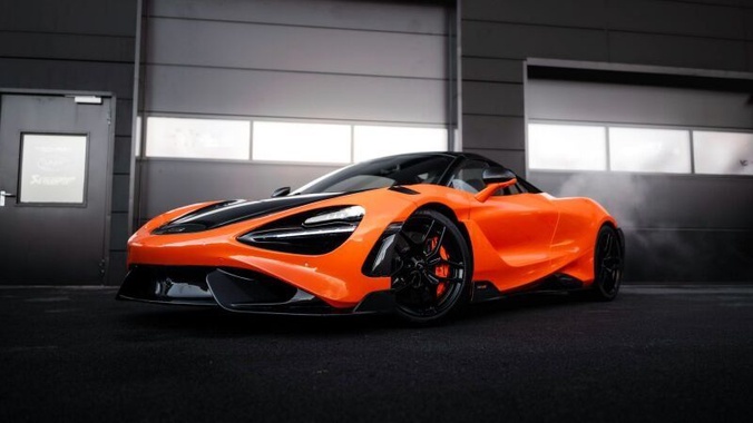 McLaren 765 2024