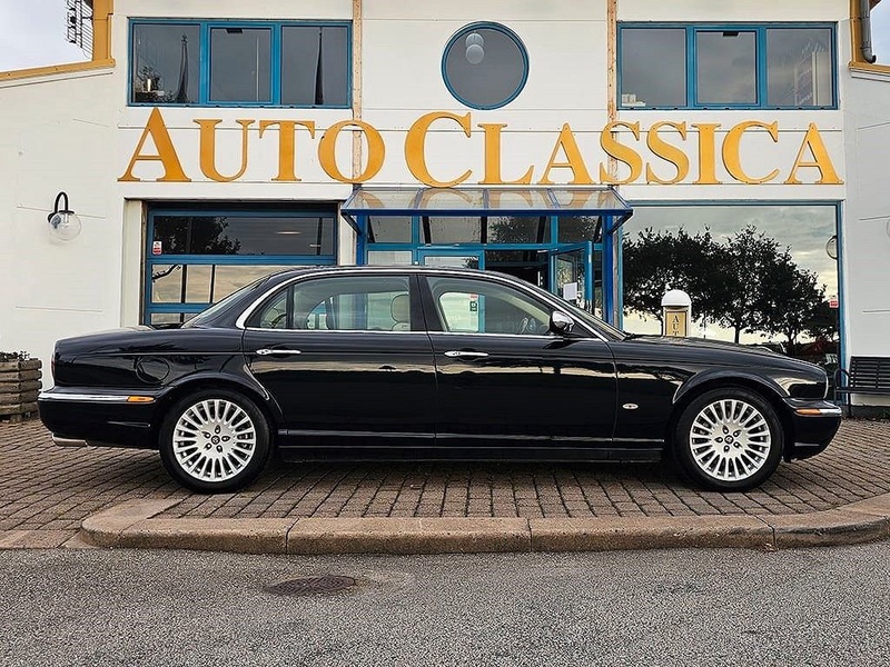 Jaguar XJ