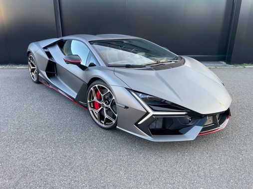 Lamborghini Revuelto 2025