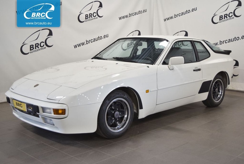 Porsche 944