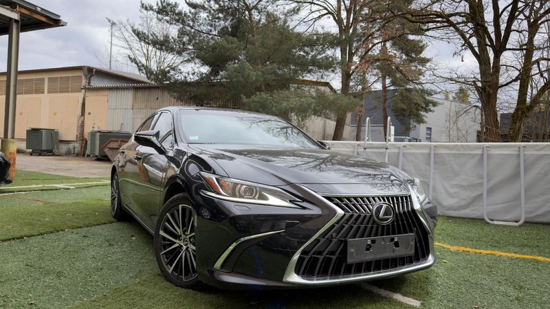 Lexus ES