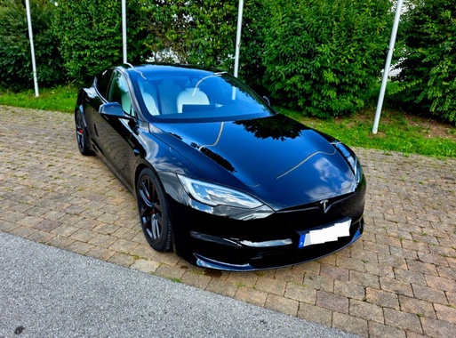 Tesla Model S 2023