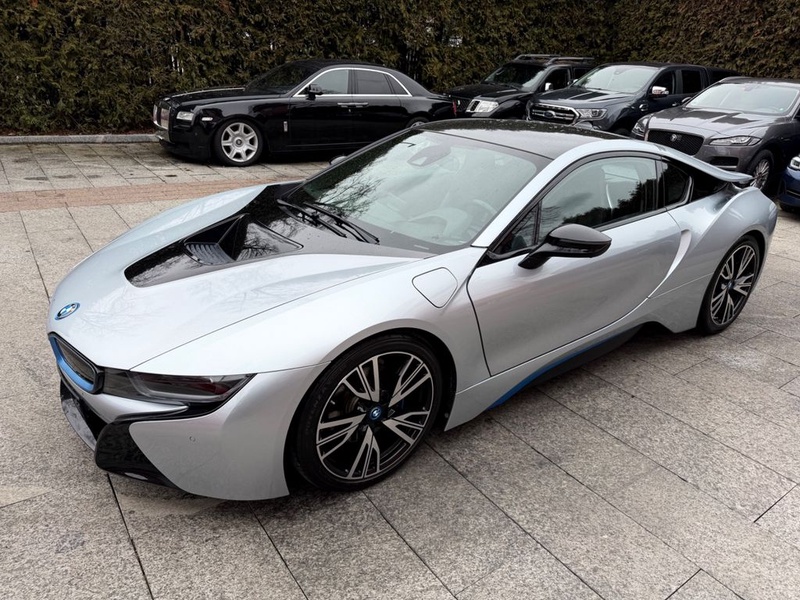 BMW i8