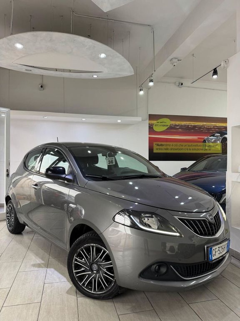 Lancia Ypsilon