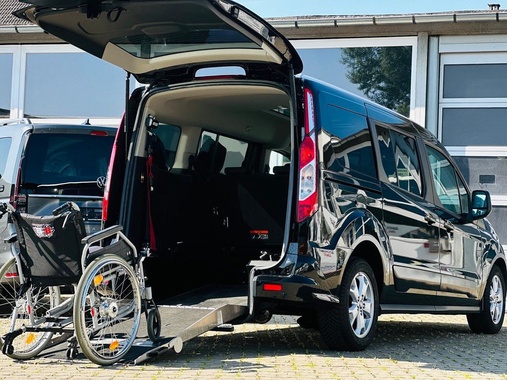 Ford Grand Tourneo 2017