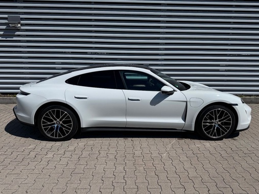 Porsche Taycan 2022