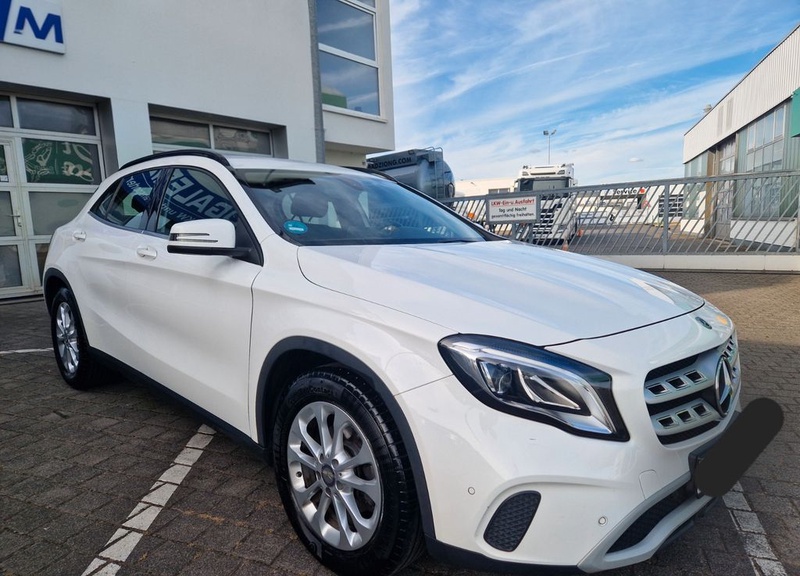 Mercedes-Benz GLA-Class