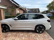 BMW iX3 2025