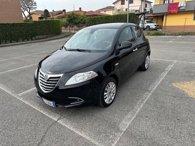 Lancia Ypsilon