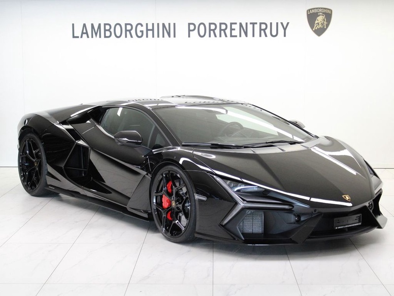 Lamborghini Revuelto