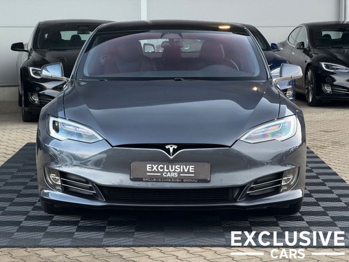 Tesla Model S 2020