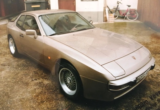 Porsche 944 1982