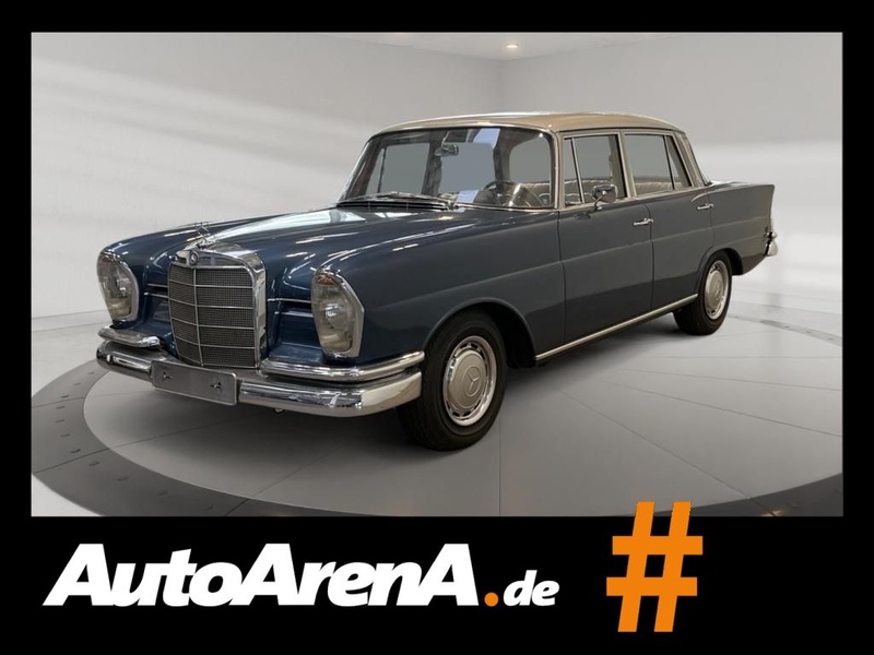 Mercedes-Benz 220