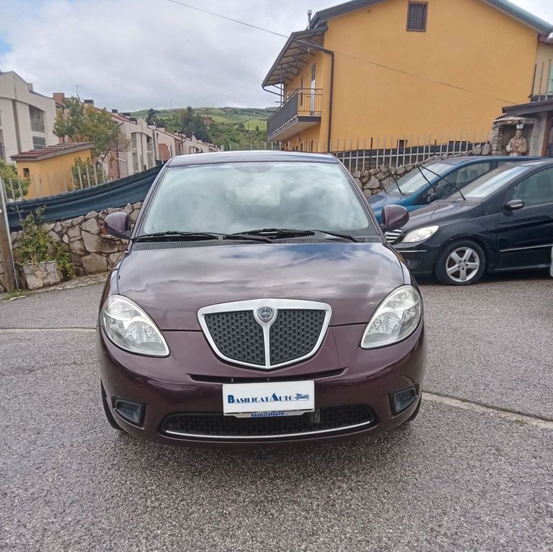 Lancia Ypsilon