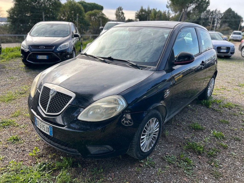 Lancia Ypsilon