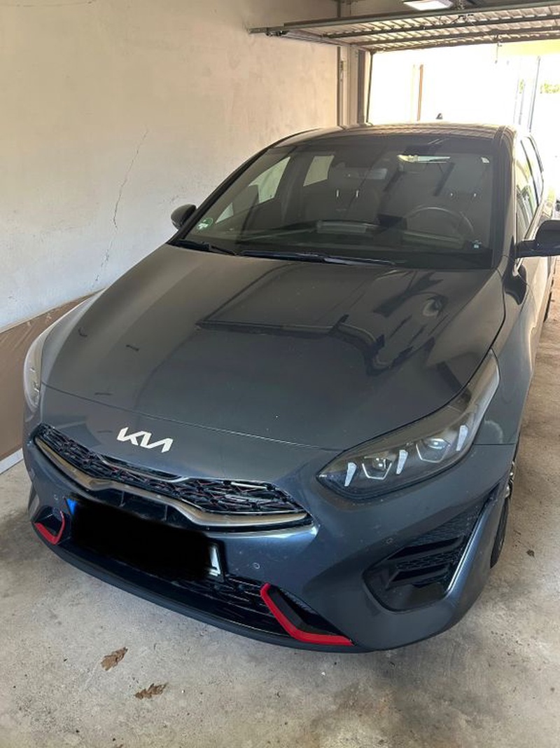 Kia pro cee'd / ProCeed