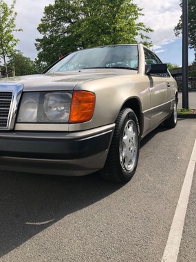 Mercedes-Benz 230 1988
