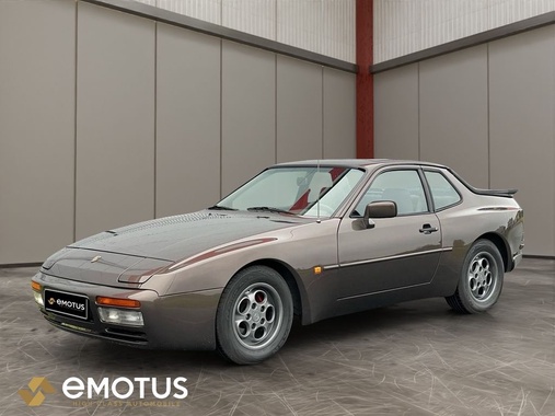 Porsche 944 1983