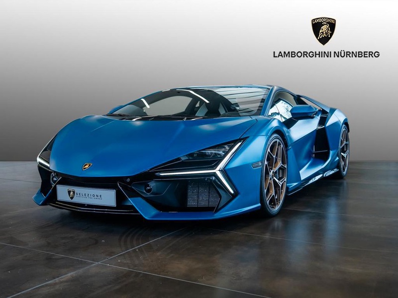 Lamborghini Revuelto