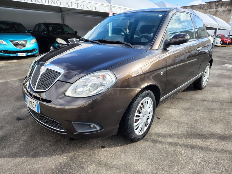 Lancia Ypsilon
