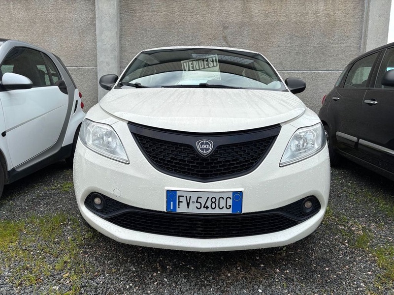 Lancia Ypsilon