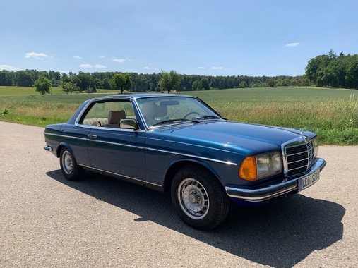 Mercedes-Benz 230 1977