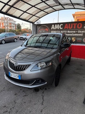 Lancia Ypsilon 2022