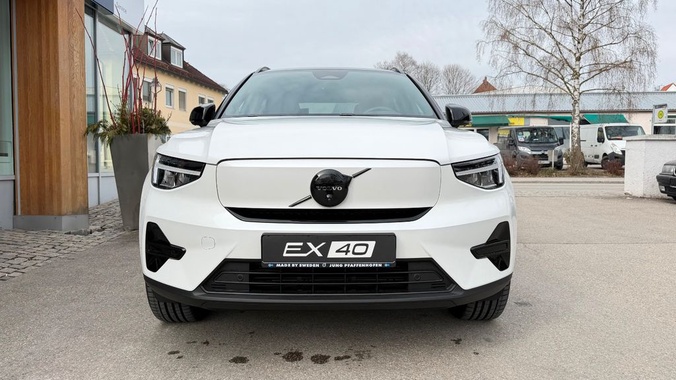 Volvo EX40 2025