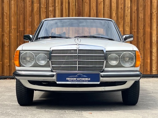 Mercedes-Benz 240 1979