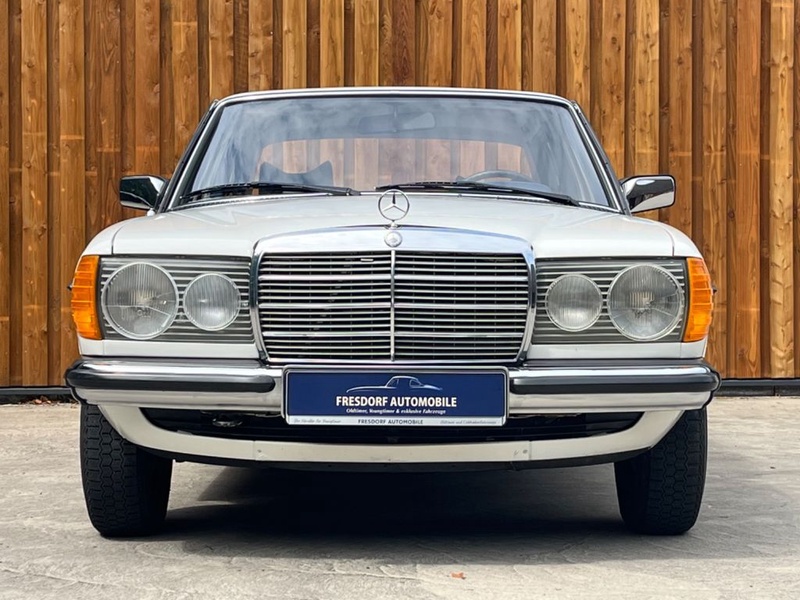 Mercedes-Benz 240