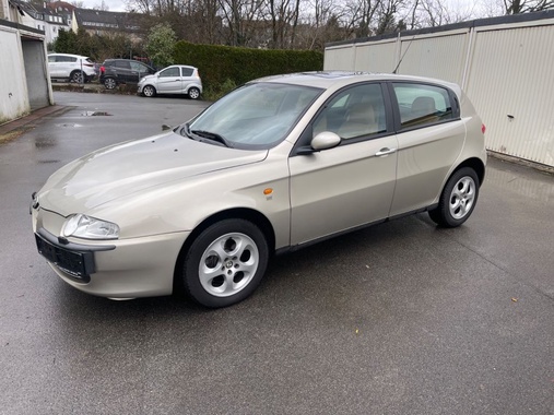 Alfa Romeo 147 2004