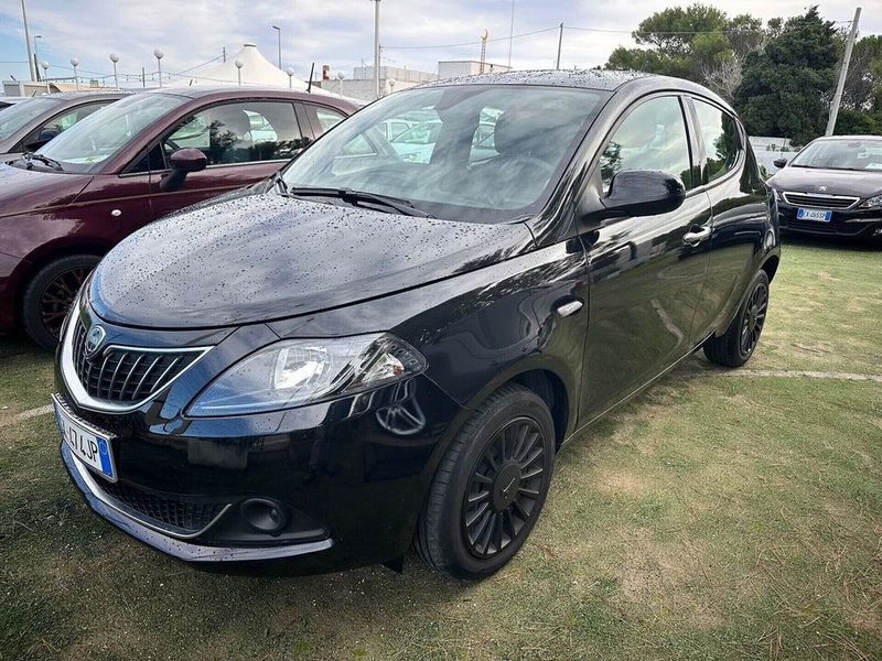 Lancia Ypsilon