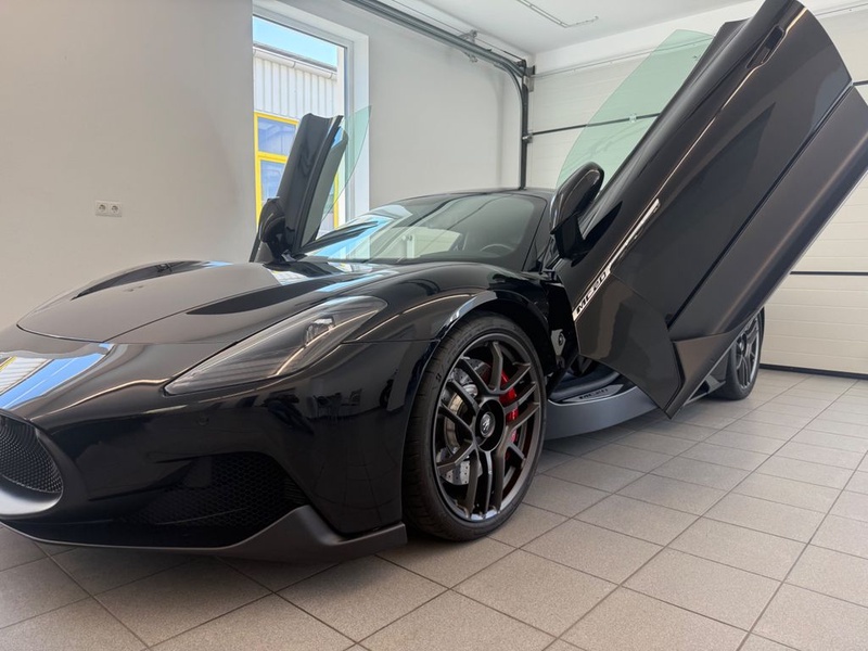Maserati MC20