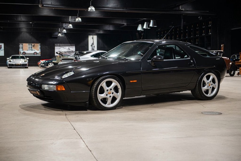 Porsche 928