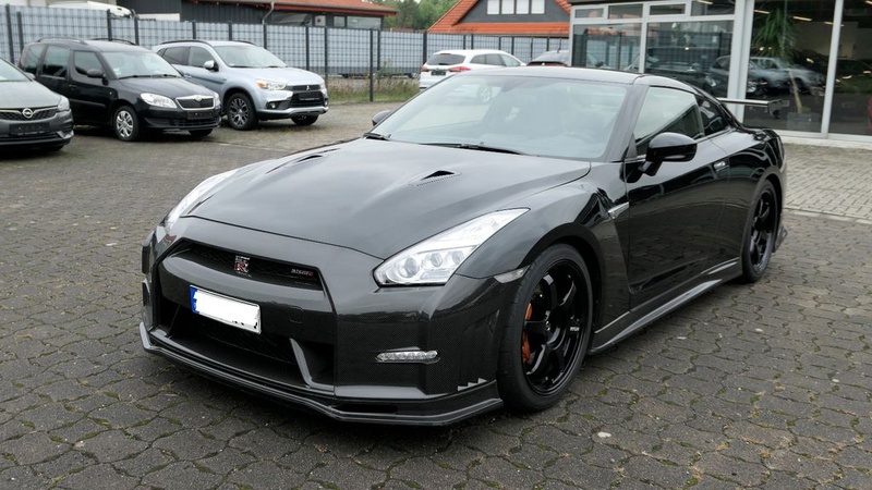 Nissan GT-R